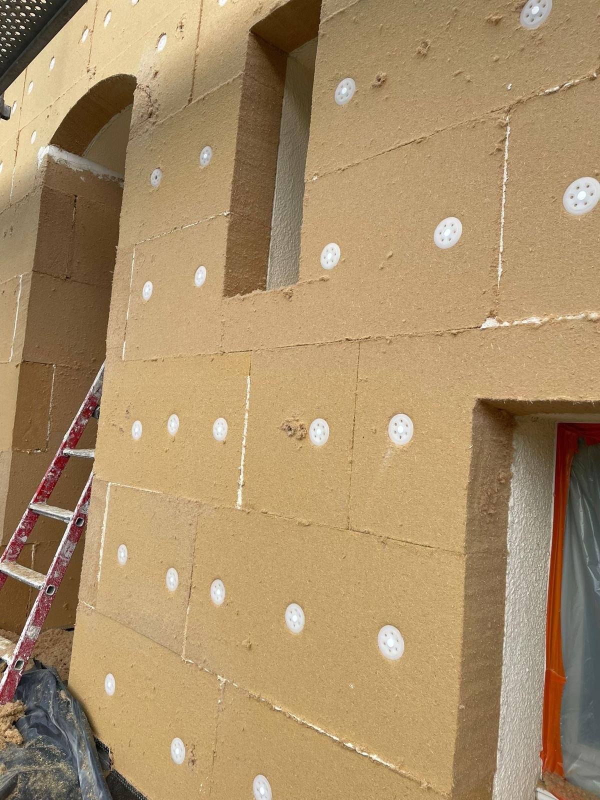 Isolation des murs par l'extérieur en fibre de bois